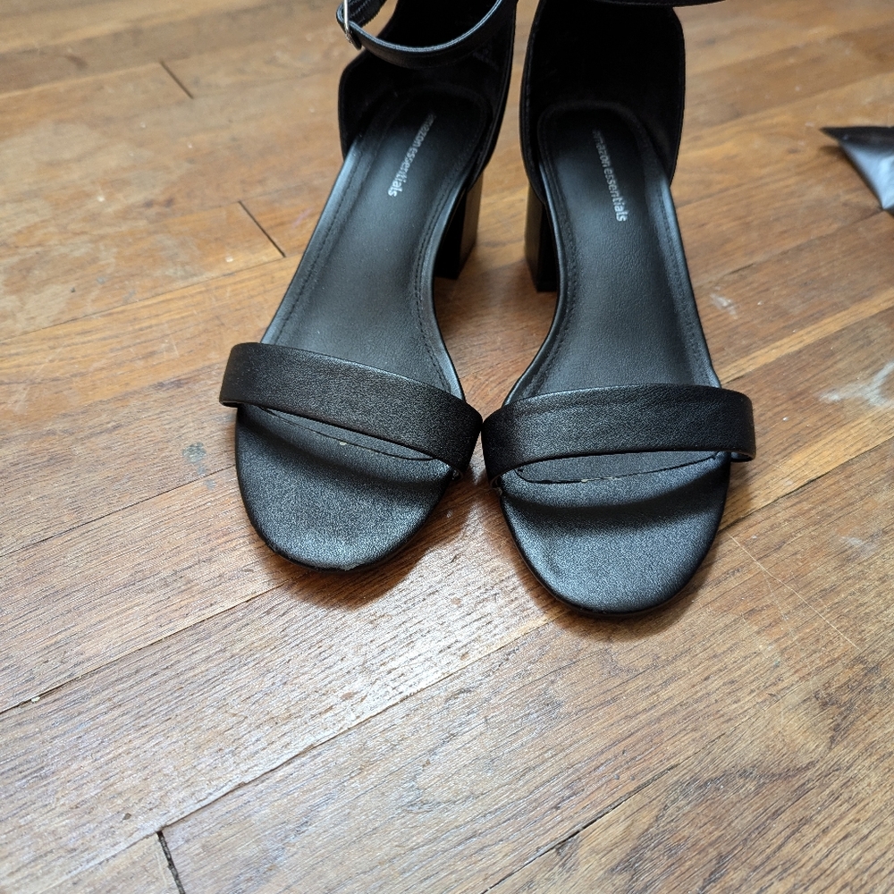 Amazon Essentials Heels - Picture 4 of 6